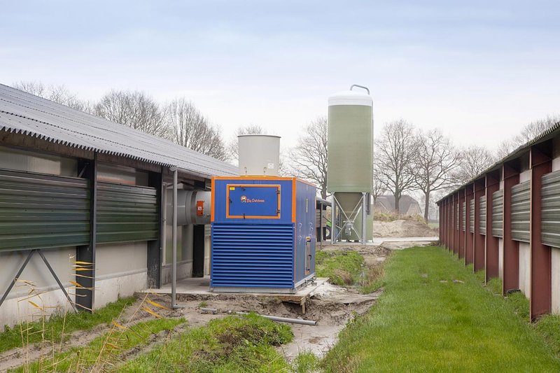 Compacte en montagevriendelijke luchtwasser voor de vleeskuikenmesterij