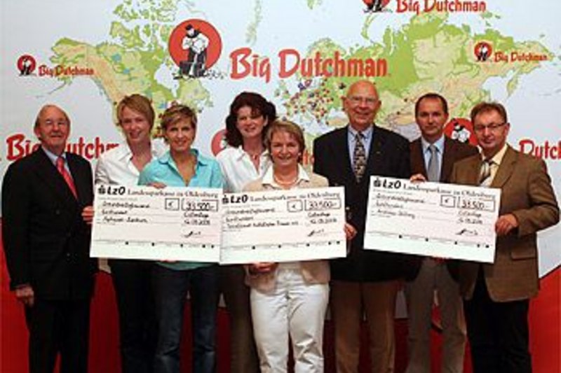 Щедрые пожертвования от гостей Big Dutchman 