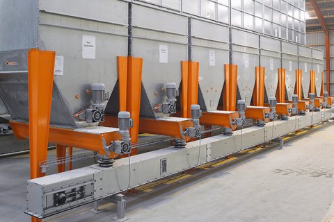 Hoppers for minerals and premixes