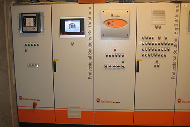 Торжественно открыты новые постройки Торжественно открыты новые постройки