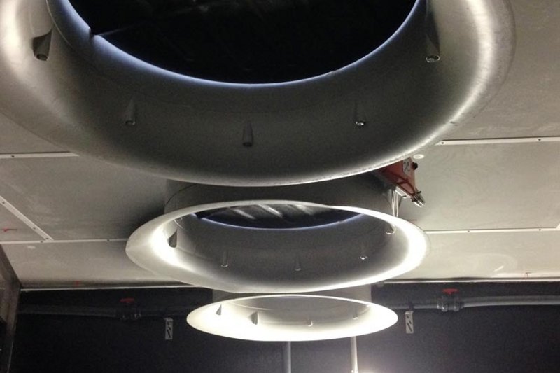 Очистка отработанного воздуха завершается выводом очищенного воздуха через камины наружу. Очистка отработанного воздуха завершается выводом очищенного воздуха через камины наружу.